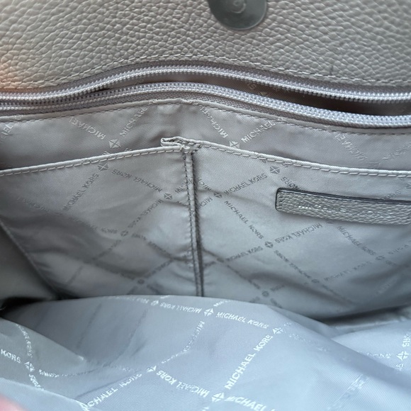 Michael Kors Selma Large Taupe Leather Satchel Crossbody Bag | Like new! - Picture 5 of 7